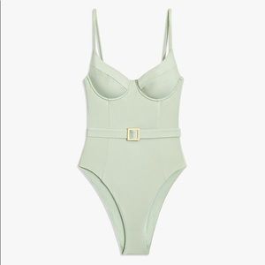 WeWoreWhat Danielle one-piece swimsuit 🤍🕊